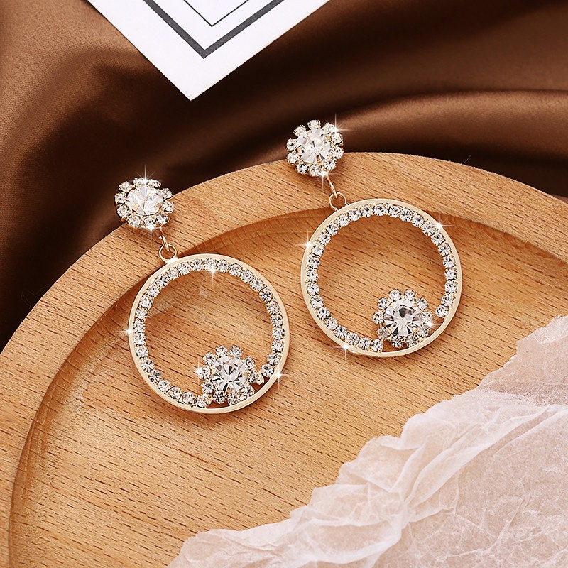 Bông Tai Kiểu Tròn Đính Hạt Ở Giữa Siêu Sang Chảnh MS : BT20 - Hưng Long PC