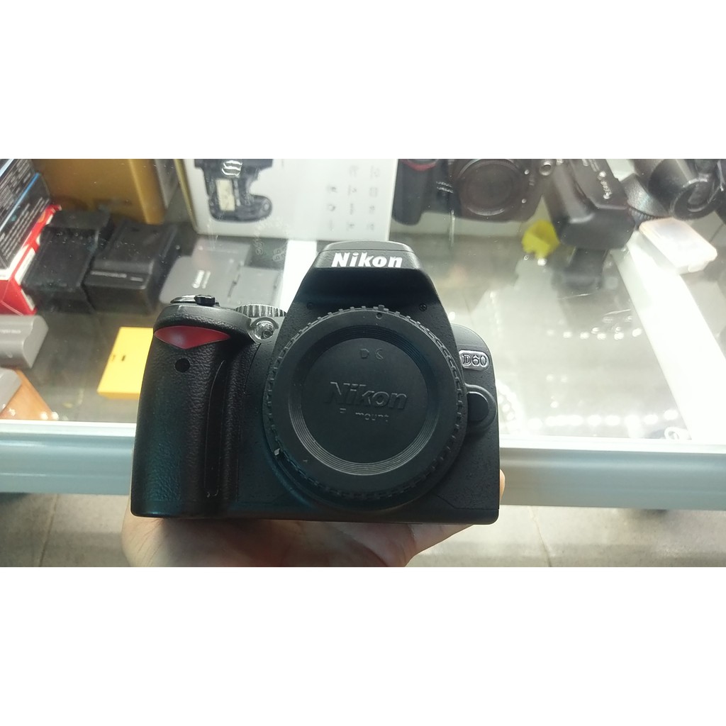 Máy Ảnh Nikon D60 rất đẹp. Chỉ THÂN MÁY.