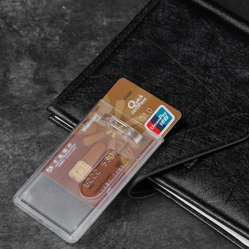 1 Bao nhựa cứng đựng thẻ tên / danh thiếp