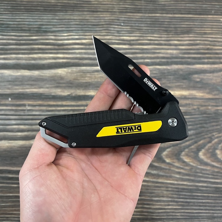Dao gấp bỏ túi Dewalt DWHT10910 màu đen lưỡi thép