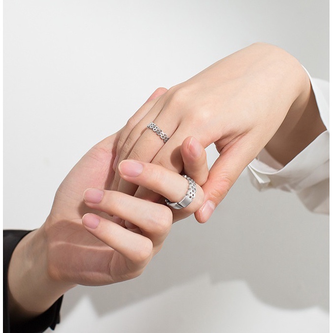 Nhẫn nam nữ tròn Unisex màu bạc Thời trang Kuu Clothes chất liệu Titan đẹp đơn giản - Nhẫn đôi Las Ring