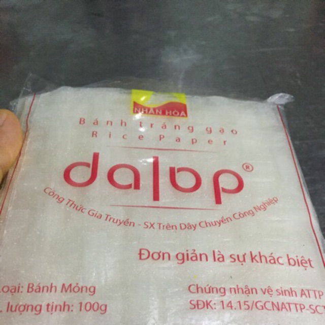Bánh tráng cuốn chả ram kiểu Bình Định