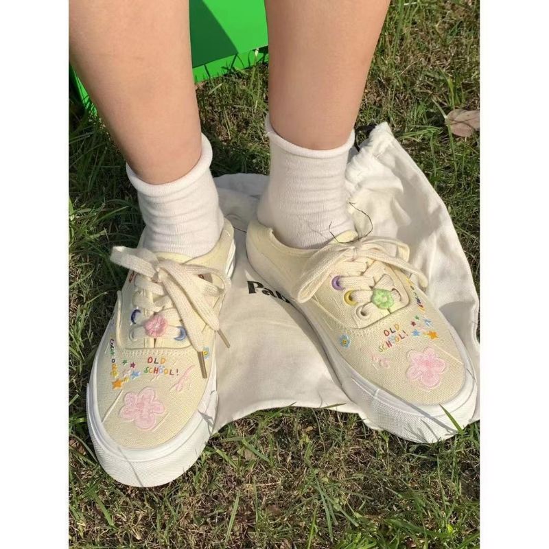 Giày Sneaker Form Lười Hoạ Tiết Hoa Nhí Đáng Yêu