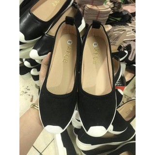 Giày thể thao mẫu mới