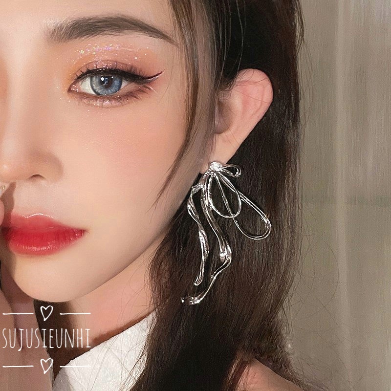 Khuyên tai nơ dày nhiều lớp dạng xoắn thả dài