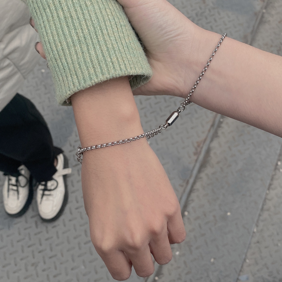 Set 2 vòng tay hít nam châm độc đáo cho cặp đôi | BigBuy360 - bigbuy360.vn