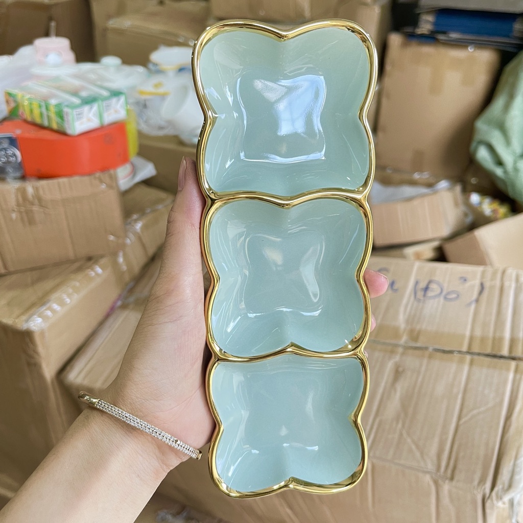 Khay decor gia vị hoa 3 ngăn viền vàng vừa sang chảnh,vừa tiện lợi