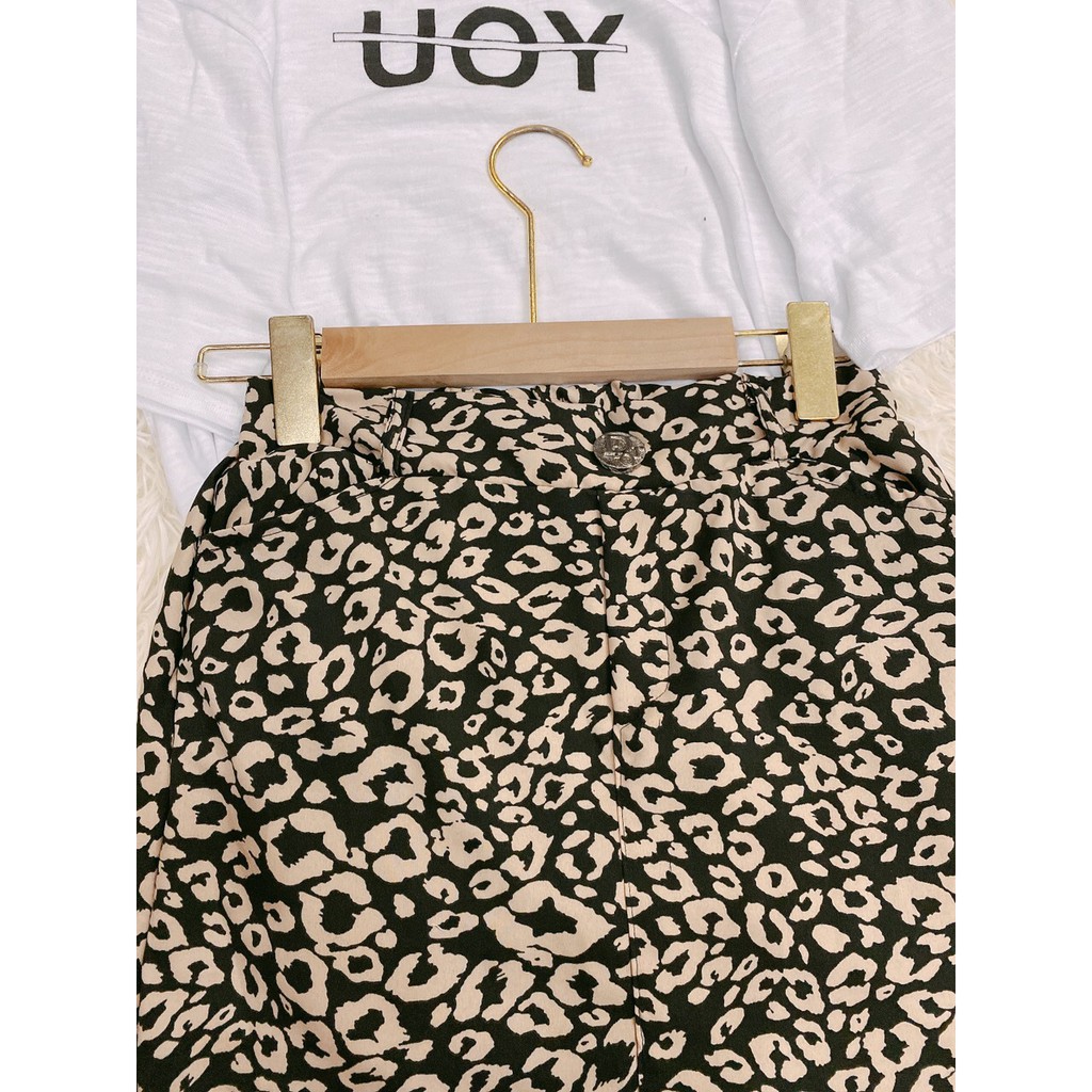 Set chân váy da beo áo phông trắng , chân váy ngắn mix áo phông form rộng mặc siêu xinh AD78 | BigBuy360 - bigbuy360.vn