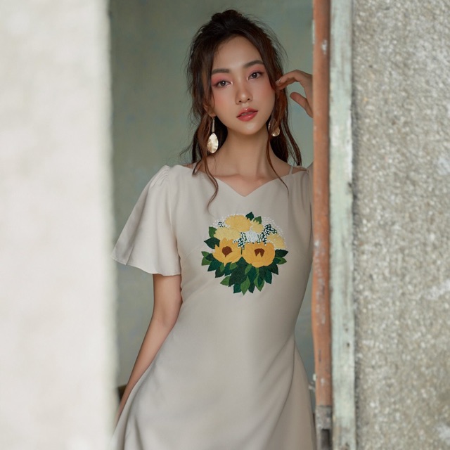 Đầm thêu OLV