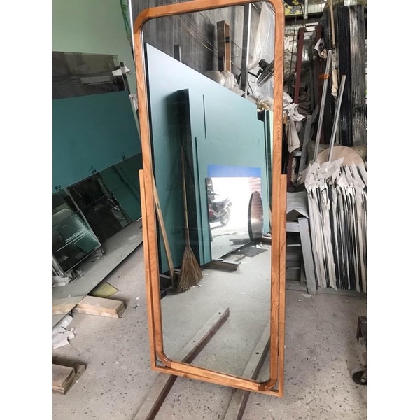 Gương soi toàn thân