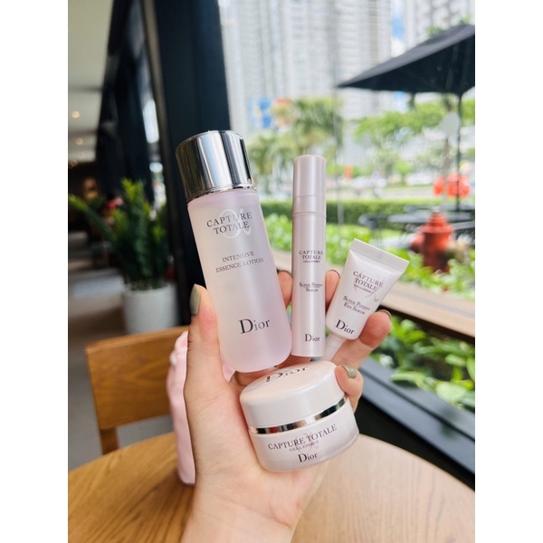 Set Dior Capture Totale 4 món kèm túi mỹ phẩm hãng mùa mới