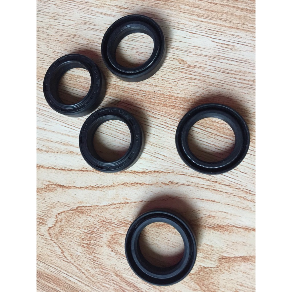 Cặp 2 phót ty phuột trước 67- ty 25