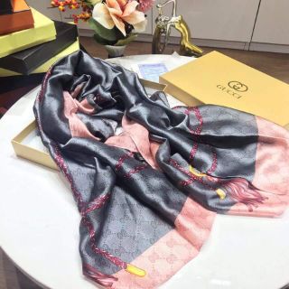 Khăn lụa Gucci kèm full box bill 239k