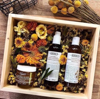 Sữa rửa mặt Kiehl’s hoa cúc Calendula