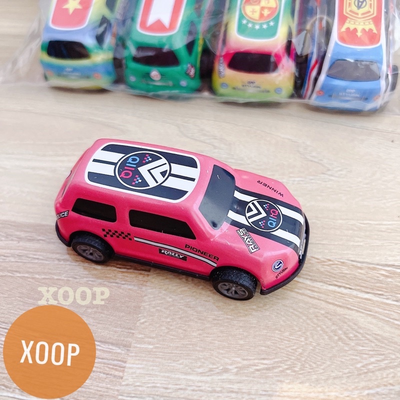 Sale !!! Sét 4 xe ô tô đồ chơi nhựa cứng chạy đà cót in hình lá cờ cho bé (SP002231)  shop phúc yến