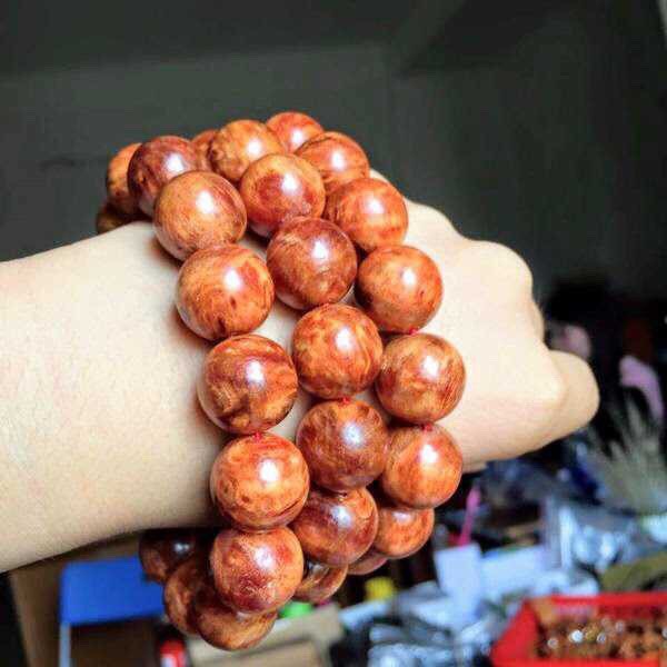 Vòng tay gỗ Huyết Long  -dung261