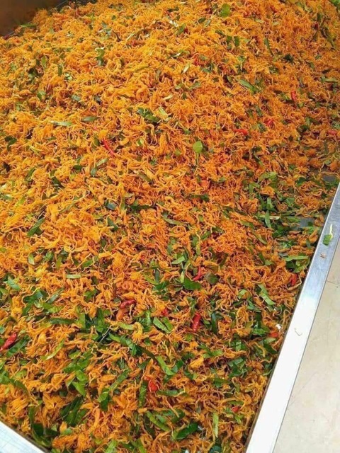 Khô gà lá chanh nhà làm-đồ ăn vặt siêu ngon-đảm bảo chất lượng (1hộp/500gr) | BigBuy360 - bigbuy360.vn