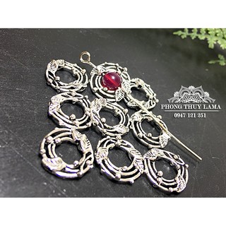 Khung tròn bạc xuyên gắn họa tiết