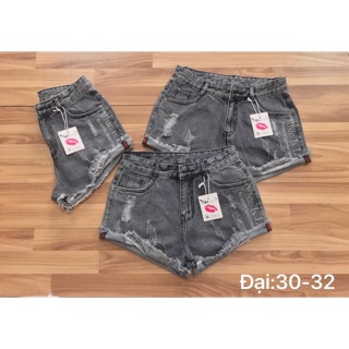 Quần sọt jeans thêu chữ cực xinh