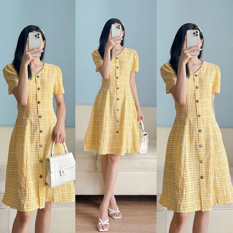 Váy kẻ cúc gỗ vintage