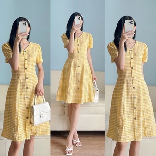 Váy kẻ cúc gỗ vintage