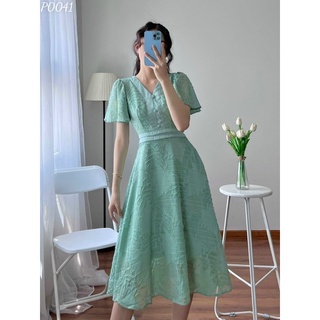ĐẦM REN HOA NỔI CỔ V TAY BÈO