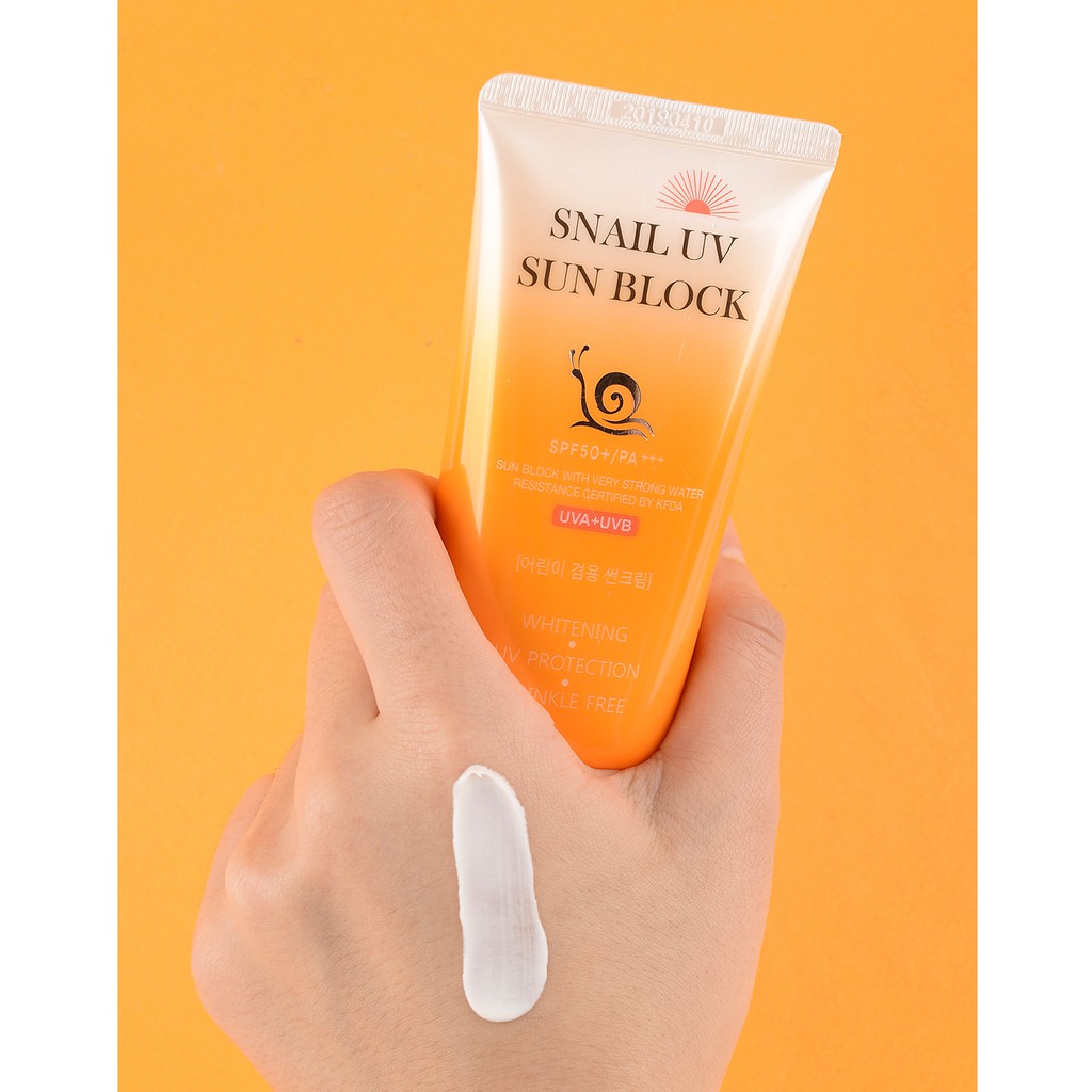 Kem Chống Nắng Vật Lý Ốc Sên Kiềm Dầu Dưỡng Ẩm Che Khuyết Điểm SNAIL UV SUN BLOCK SPF50+/PA+++ 70ml