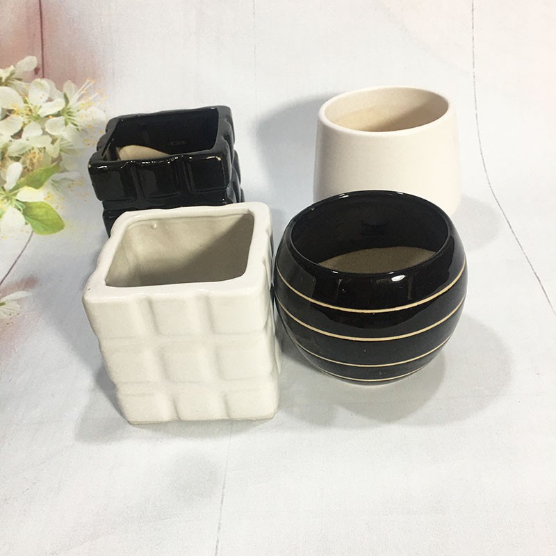 Chậu sứ nhỏ trồng cây xương rồng hoặc cắm cây hoa giả mini trang trí nhà cửa