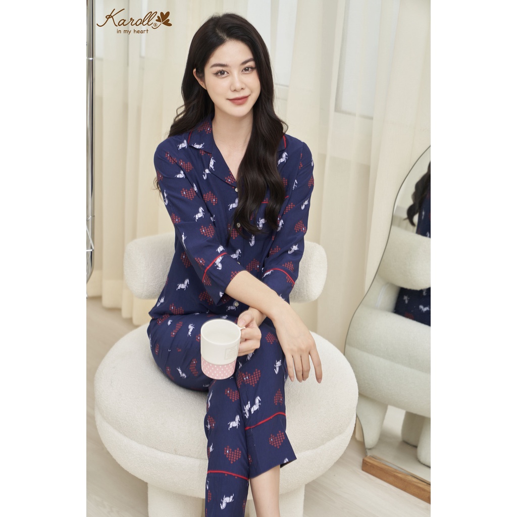 Bộ đồ mặc nhà nữ Karoll chất lụa quần dài tay lỡ hoạ tiết ngựa siêu xinh (có ship hoả tốc 1h Hà Nội) NH22.073