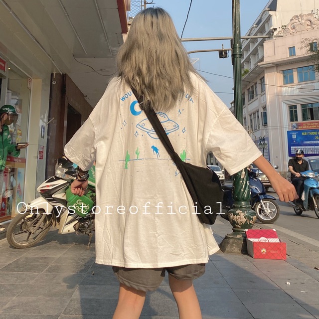 Tee “love club” trắng oversize