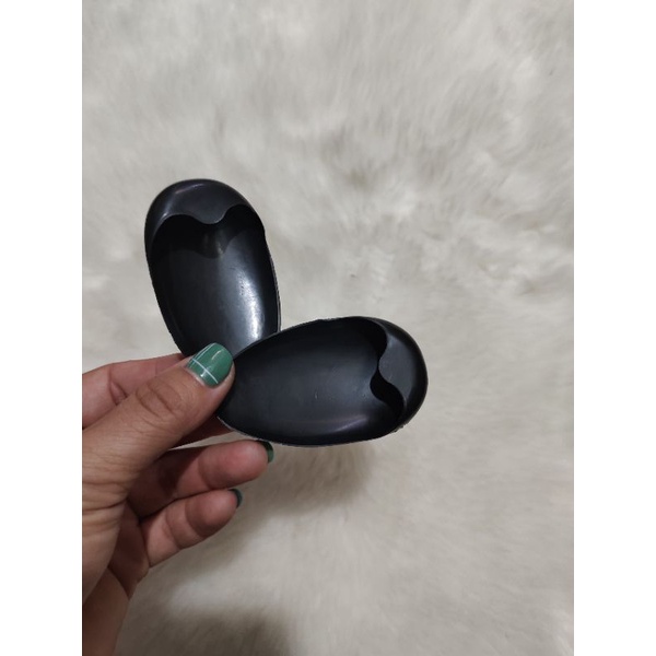 Bị tai nilong khi làm tóc