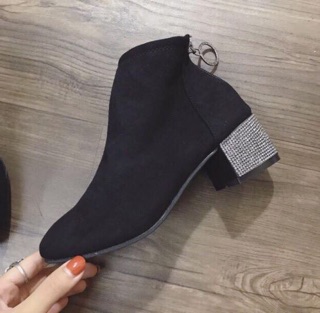 Boot gót kim tuyến