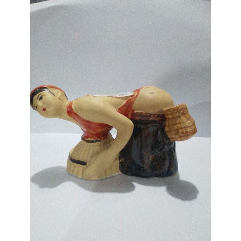 CÔ GÁI ÚP CÁ CÁC CỠ
