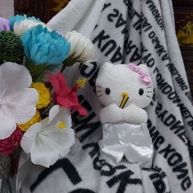 Gấu bông helo kitty mặc đồ nhật