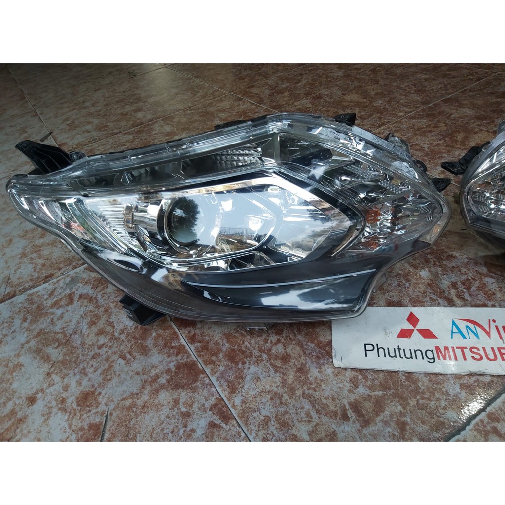 Đèn pha xe Mitsubishi Triton 2016-2018- hàng tháo xe