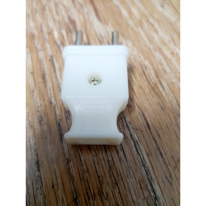 Phích cắm điện OMINSU công suất tải 2200W chân tròn. Hakhanhelec