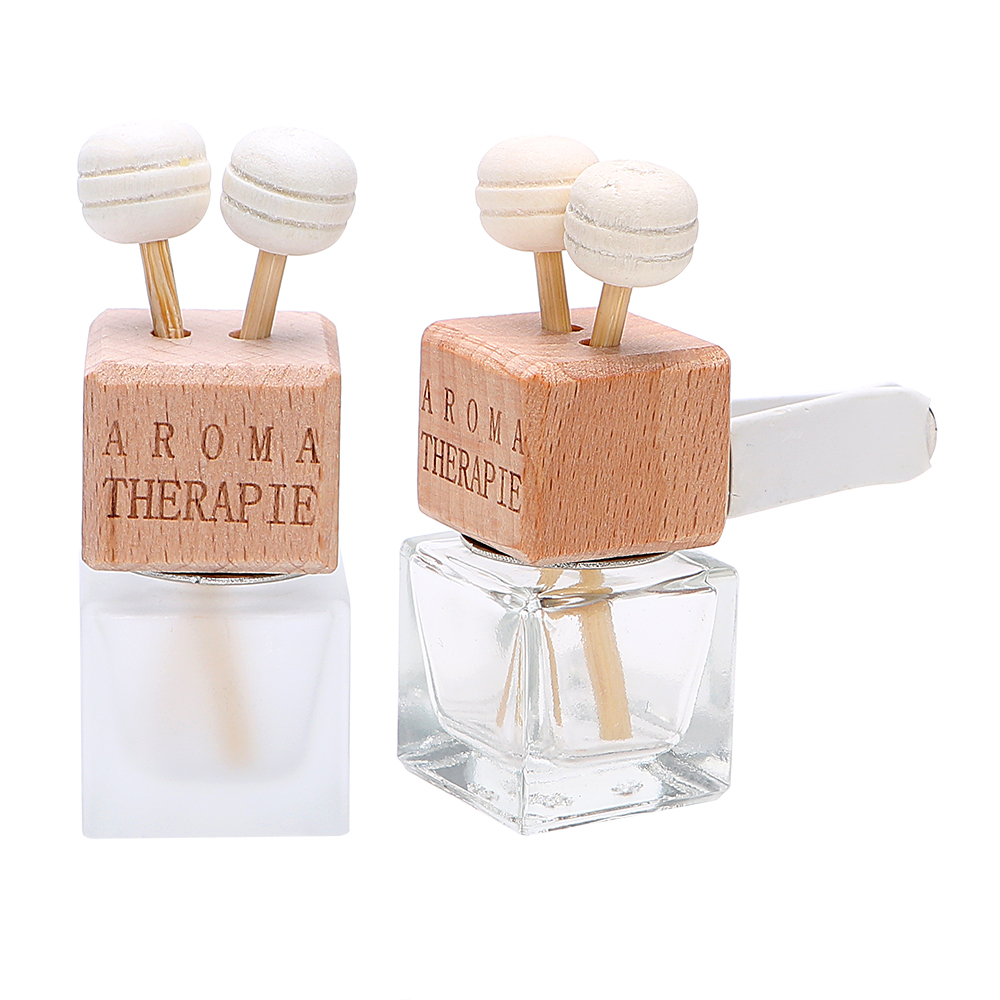 1 Lọ Thủy Tinh Đựng Tinh Dầu/Nước Hoa Treo Xe Hơi