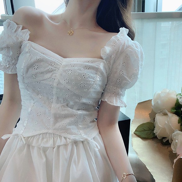 Ulzzang ( 얼짱) - ÁO SƠ MI TRẮNG BẸT VAI TAY NHÚNG (DỄ MẶC/PHỐI)