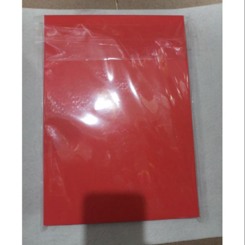 0Giấy bìa A4  tờ màu đỏ . Định lượng 160gsm
