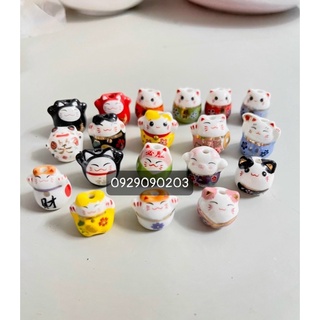 Mèo sứ mini Maneki Neko (Lỗ xỏ dọc)