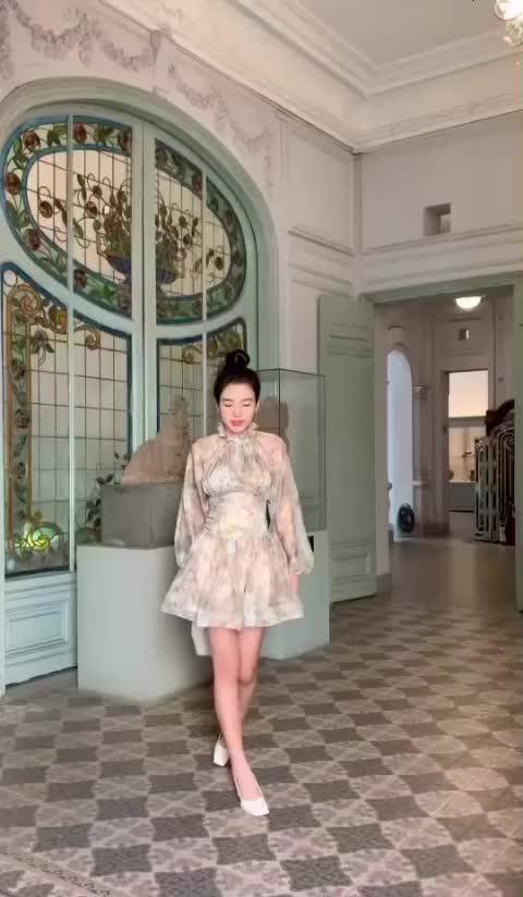 DEAR JOSÉ - Đầm xòe ngắn cổ cao tay phồng dài cột nơ lưng Fly To The Moon hoa | BigBuy360 - bigbuy360.vn