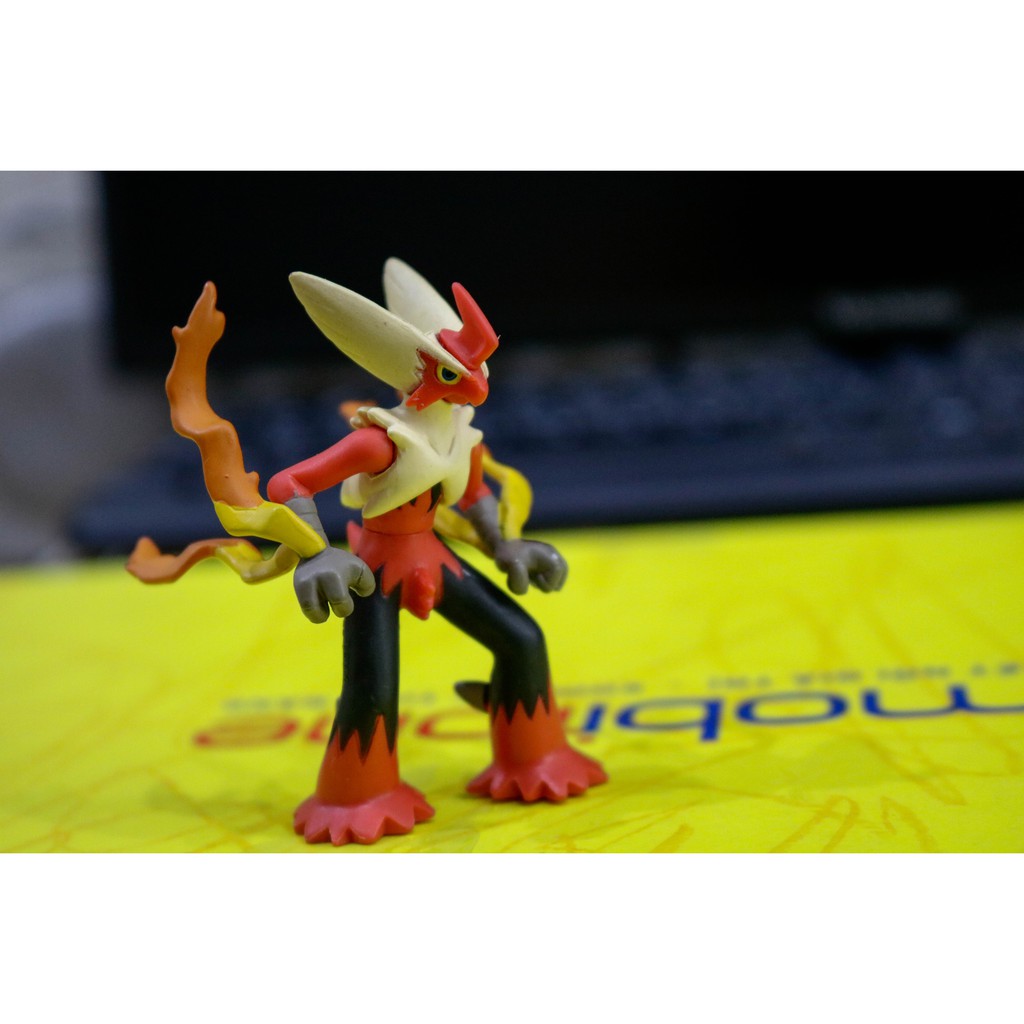 Mô hình pokemon mega blaziken tomy