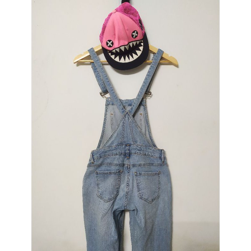 Quần jean yếm size s 99%