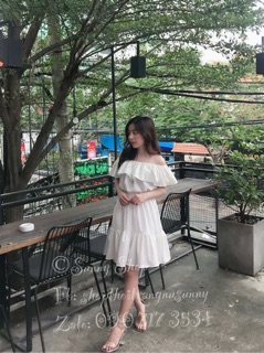 Đầm xoè trễ vai