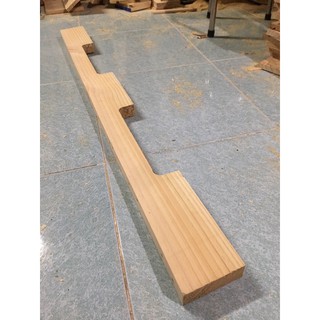 Đố khuyết gỗ thông dùng để đóng chân giường pallet dài 1m1, cao 9cm, dày 3cm đã bào láng đẹp