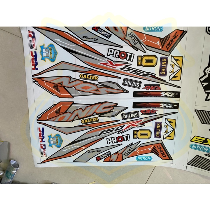 ( Quí khách vui lòng mang ra tiệm cho thợ dán ) Tem sonic 150