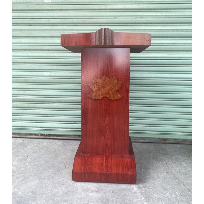 Bục gỗ phát biểu nói chuyện mẫu hoa sen