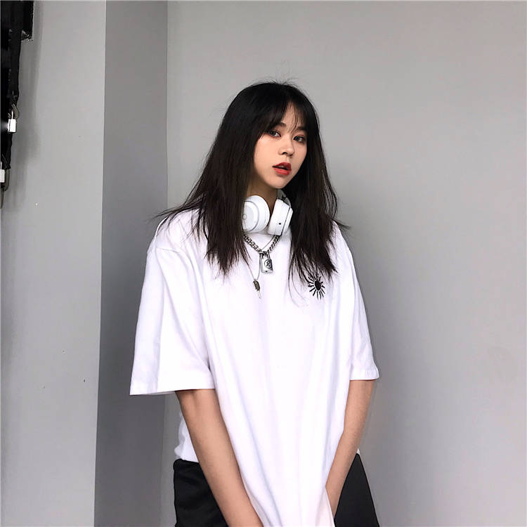 Summer 2021 new Korean version of Harajuku hip-hop bf wind loose short-sleeved Hong Kong-style T-shirt women's top ins