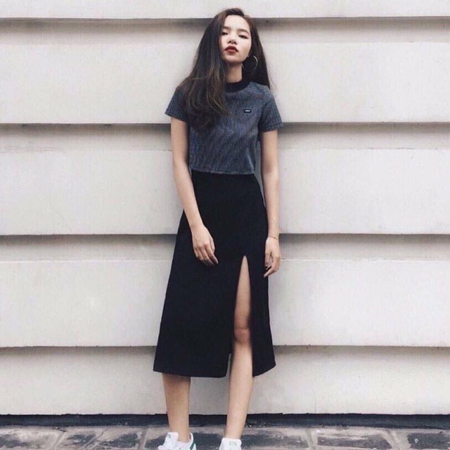 Chân váy đen dài xẻ