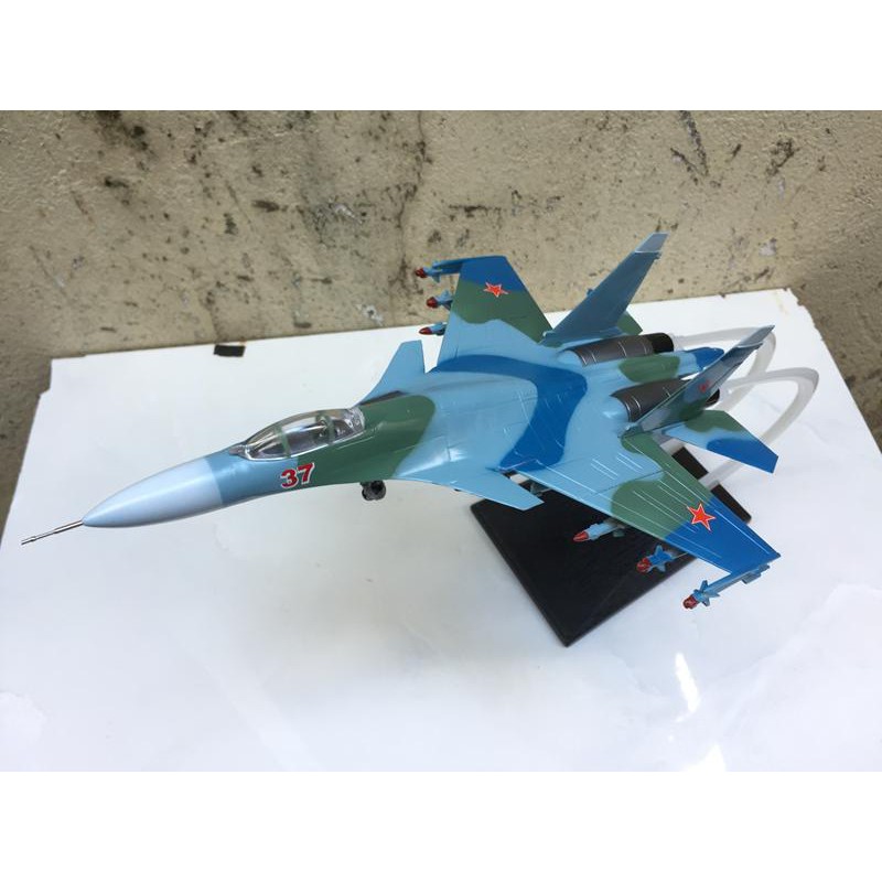 Mô hình Máy báy SU-37. 1:72-ABS